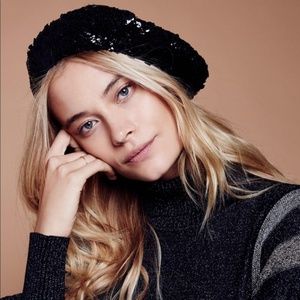 NWOT Black sequin beret